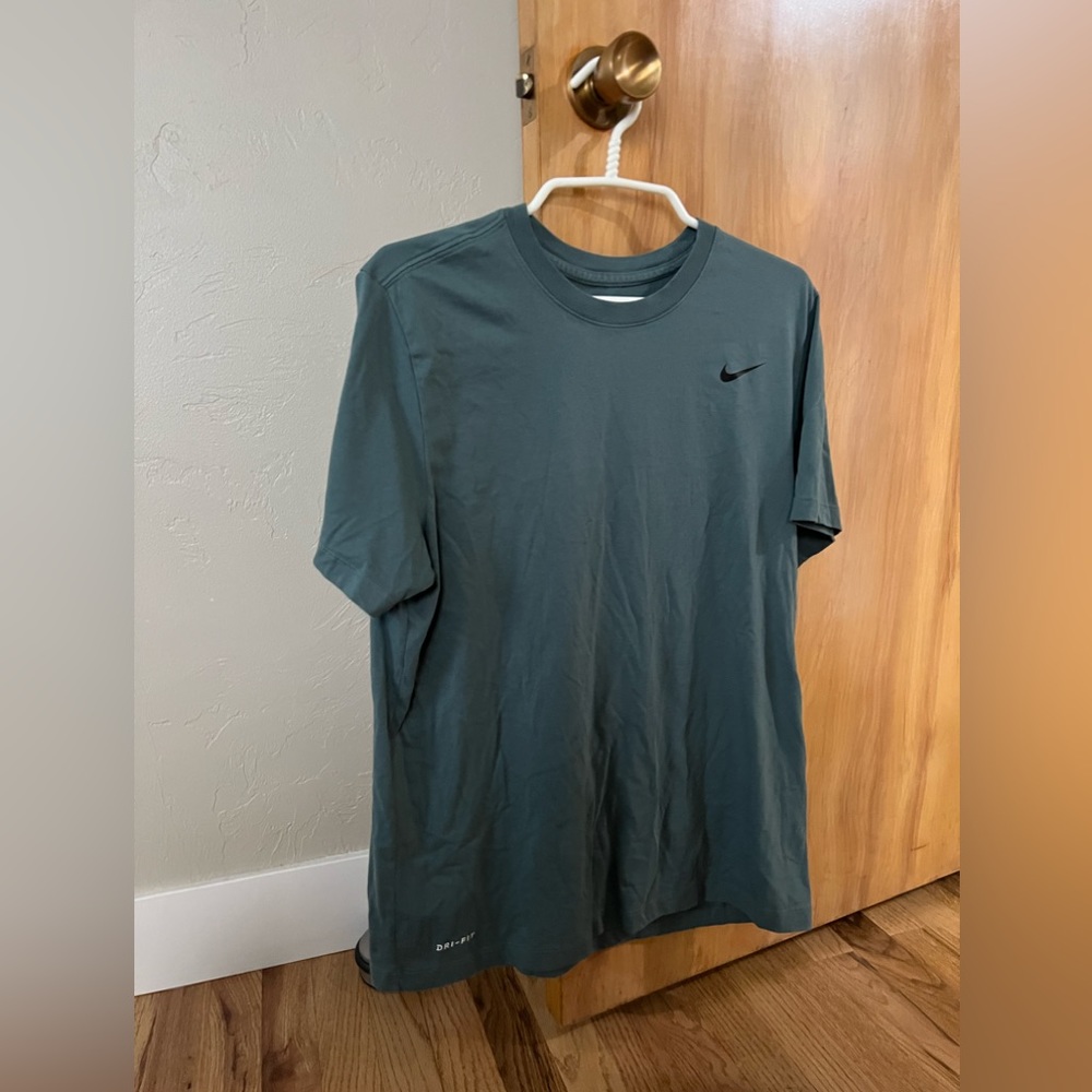 Men’s Nike Dri-Fit Shirt Olive Green Size L